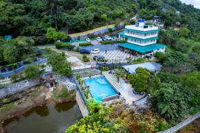 Rock Hut Tabor Hills Resort Vagamon